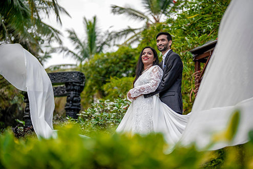 Pre Wedding And Maternity And Premiem White Tail Gown