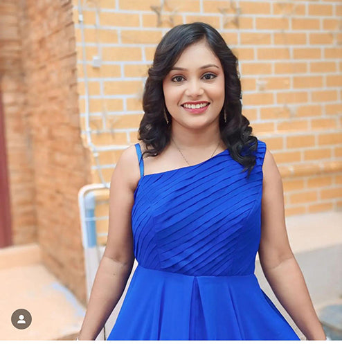 Pre Wedding And Maternity Premiam Blue Tail Gown
