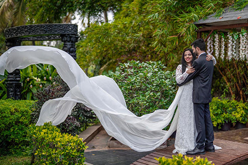 Pre Wedding And Maternity And Premiem White Tail Gown