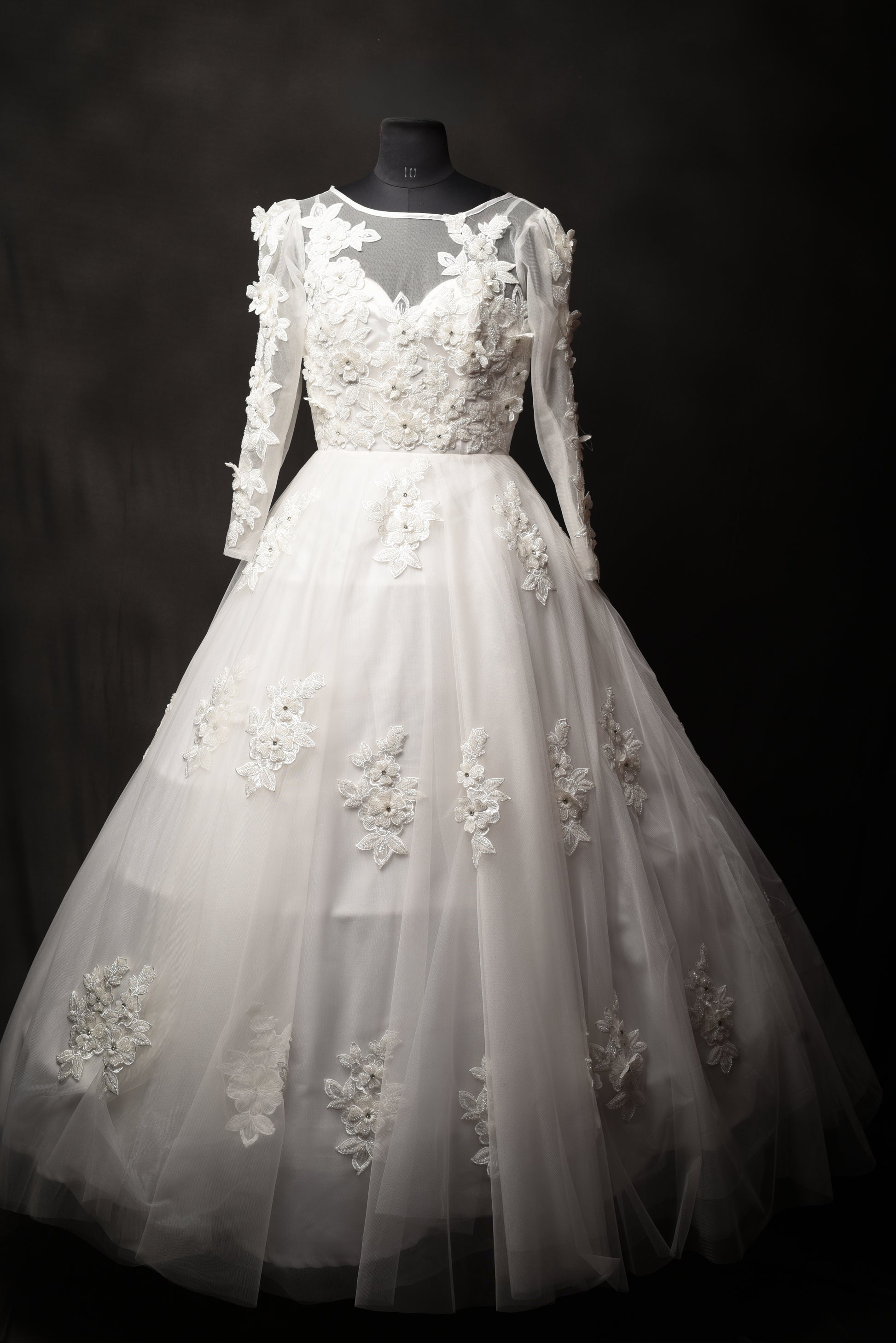 Ball Gown Premiam Withe Colour – Rental Gown Banglore