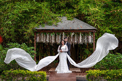 Pre Wedding And Maternity And Premiem White Tail Gown